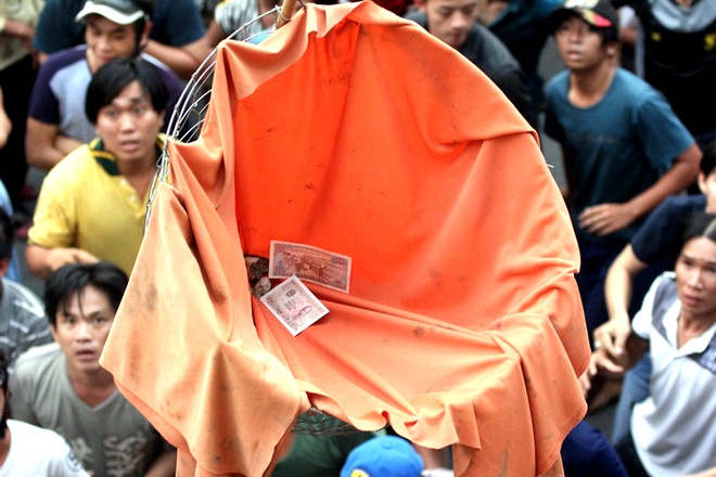 Chùm[-]ảnh[-]"Đội[-]quân"[-]cướp[-]cô[-]hồn[-]gây[-]náo[-]loạn[-]Sài[-]Gòn